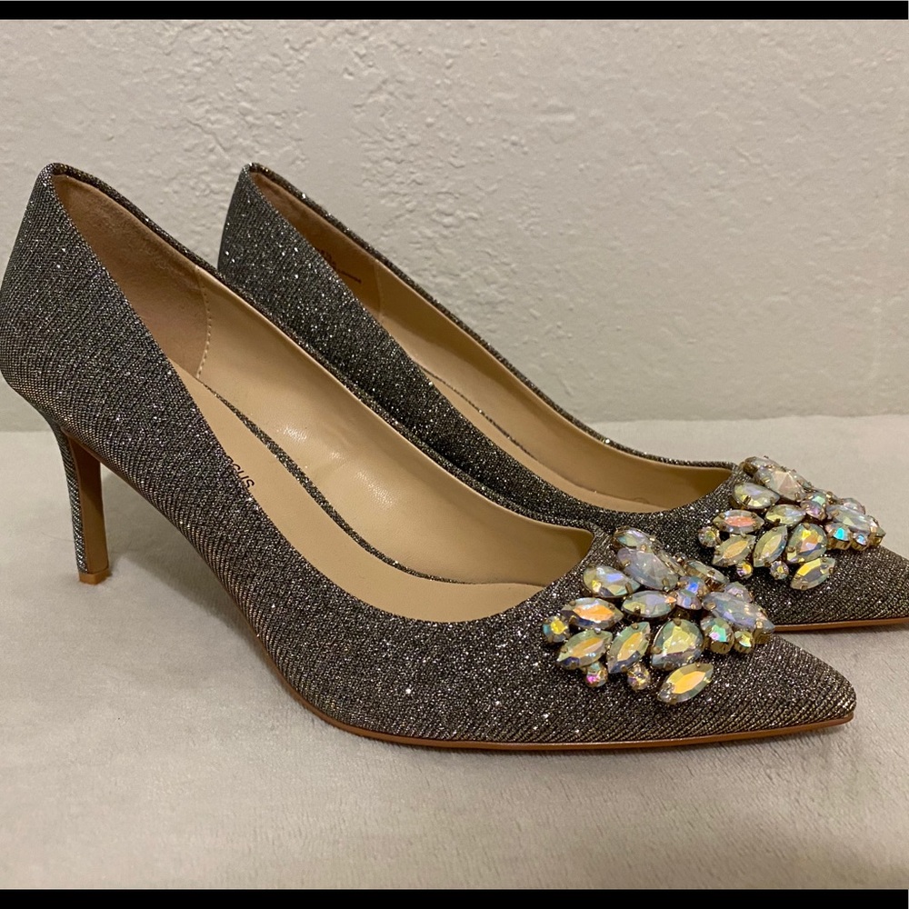 Never Worn Neiman Marcus kitten heels.